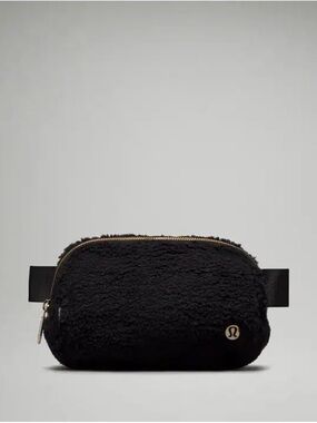 Lululemon Everywhere Belt Bag
